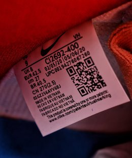 图2_NK SB Dunk High Doraemon 机器猫主题配色 细节鉴赏