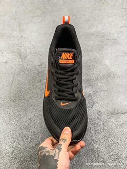 图2_耐克 Nike Zoom WINFLO 23X代 登月23X轻质透气休闲运动跑步鞋 升级中底为Cushlon ST 材质上更显得轻盈透气 耐磨性提高同时也使运动鞋在穿着的时候灵活度也得以提升 r 09 2380824 Size 如图所示