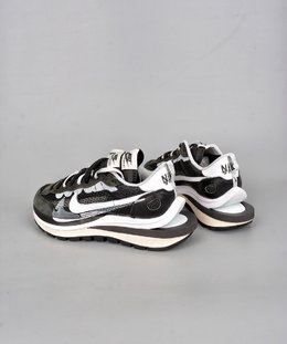 图2_终端放店Sacai x NK Pegasus VaporFly SP