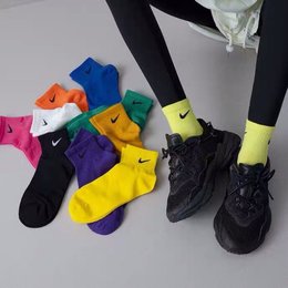 图1_Nike马卡龙色中筒袜子男女同款休闲运动中帮纯棉袜规格 一盒五双装 五双混色装