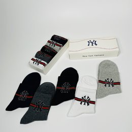 图2_MLB联名款深色系NY字母中筒袜男女同款休闲运动中帮纯棉袜子规格 一盒5双装 五双混色装
