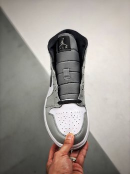 图2_原装裸鞋级 市面最高工艺产物 Air Jordan 1 Mid