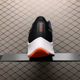 图2_Nike Zoom Pegasus 37 登月37代 超轻网面透气跑步鞋 BQ9646 004 公司级品质做工 鞋盒钢印 QC尺码表 合格证 区分市面通货版本 尺码 39 40 40 5 41 42 42 5 43 44 44 5 45 偏小一码