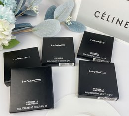 图3_MAC九宫格眼影盘004 免税店版本 MAC 九宫格眼影BROWNS GREYS 热门盘 一盘最受欢迎的大地 色系 配色非常好看 不挑肤色 粉质是Mac一贯的硬和实 持久度很好 不飞粉 不积线 不易晕妆 超棒的一盘眼影 别的牌子买4个色的价格它可以买九个色 性价比超高