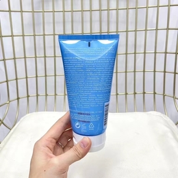 图2_科颜氏清爽无油洗面奶150ml 实拍 到货 无油配方 高效保湿 能够彻底清除面部杂质和多余的油脂 让皮肤更加均衡 无油易起泡配方 彻底清除面部杂质和多余的油脂 让面部肌肤更加均衡 亦不过分干燥 配方不刺激 不含香料 安全温和