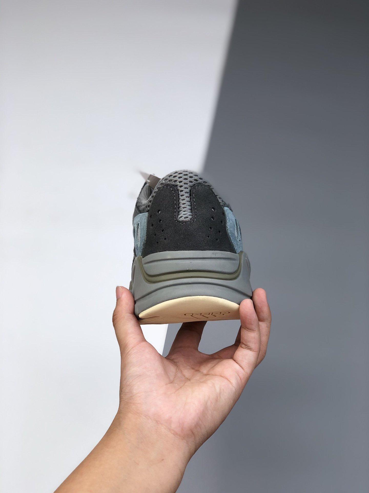 图8_adidas阿迪达斯