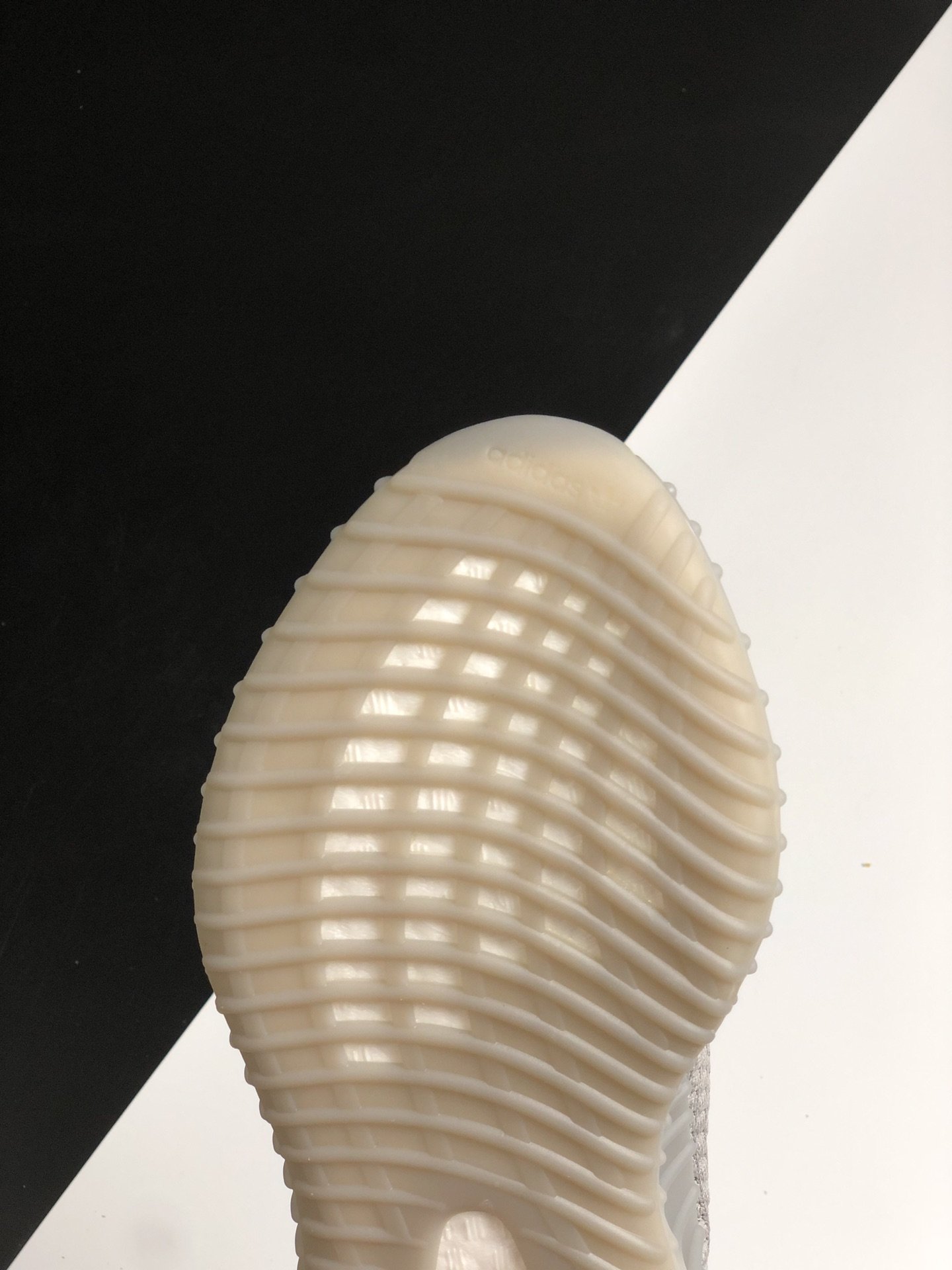 图8_adidas阿迪达斯