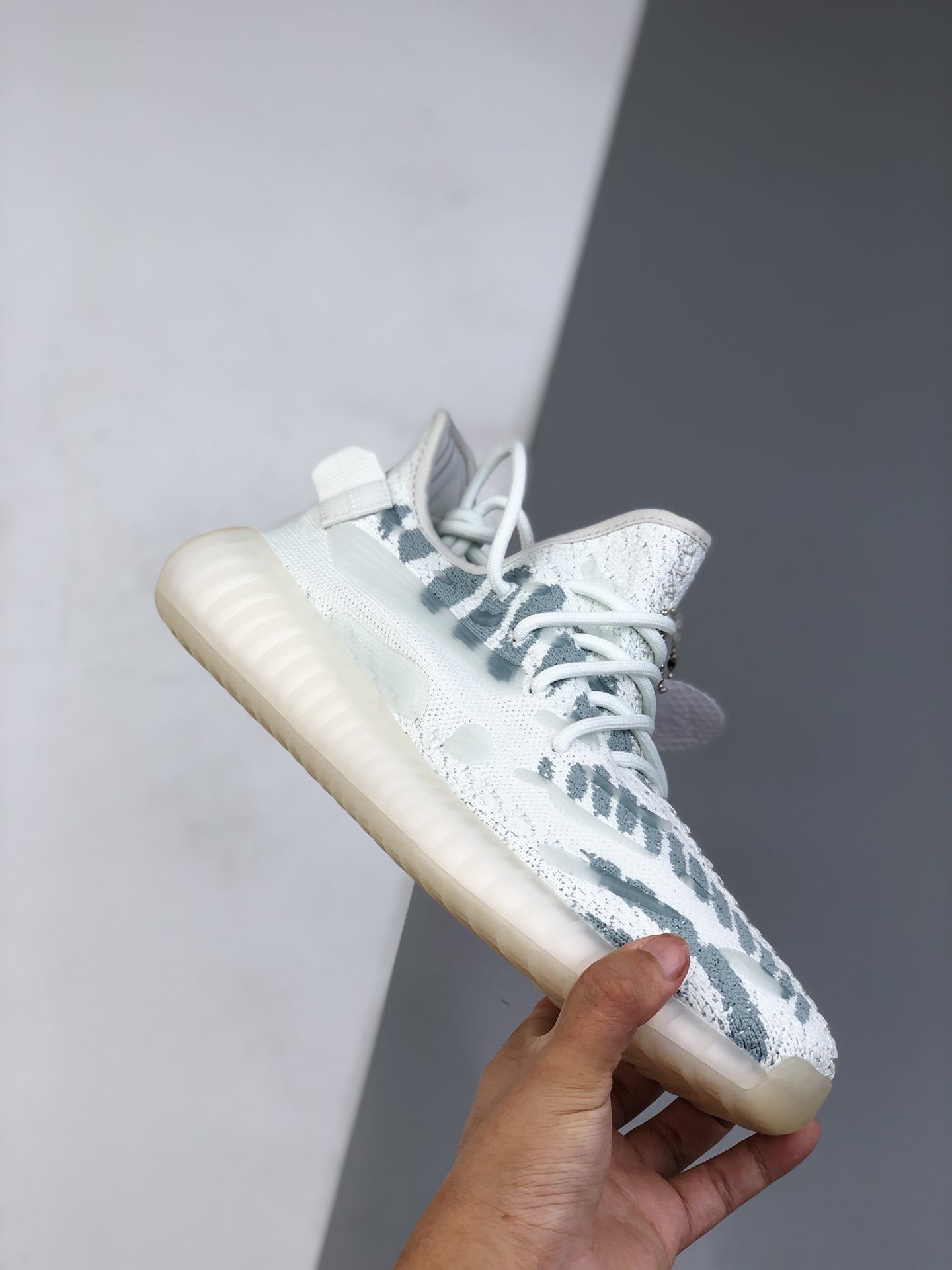 图8_adidas阿迪达斯